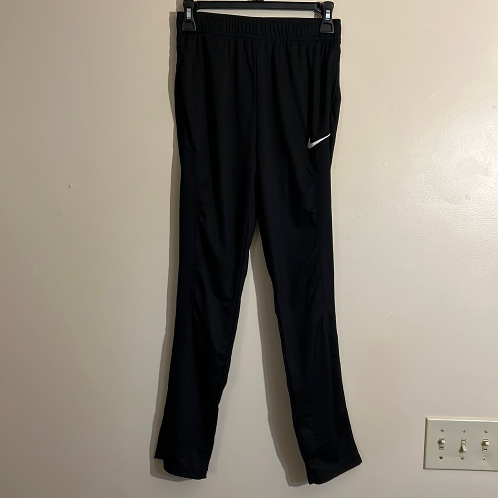 Nike joggers - black - youth XL - great condition